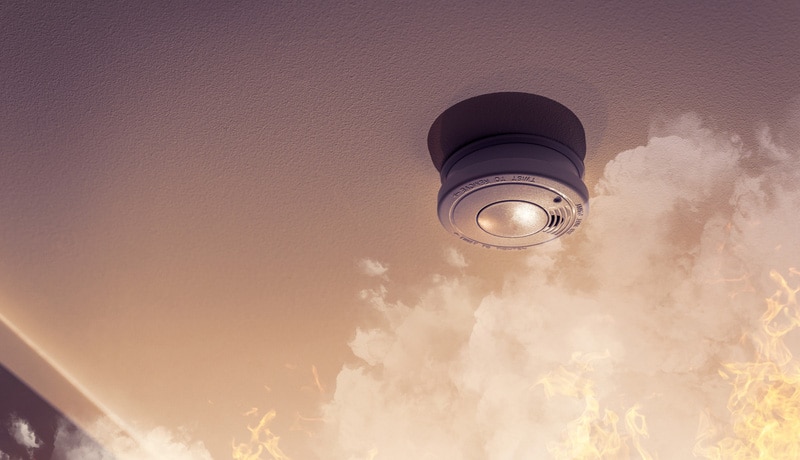 Branndetektor i tak